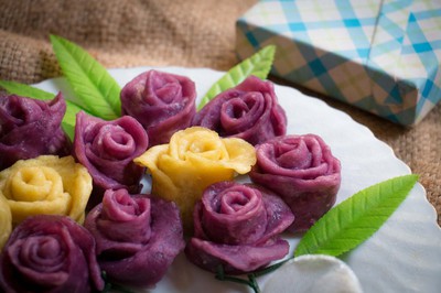 Bánh khoai hấp hình hoa hồng đẹp lung linh 15