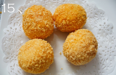 Cơm vi&ecirc;n chi&ecirc;n gi&ograve;n cho cả nh&agrave; khen ngon! 16