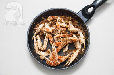 C&agrave;ng ghẹ rang muối ớt nh&acirc;m nhi m&atilde;i kh&ocirc;ng ch&aacute;n! 13