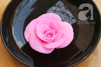 Cách đơn giản làm hoa hồng chocolate lãng mạn  21