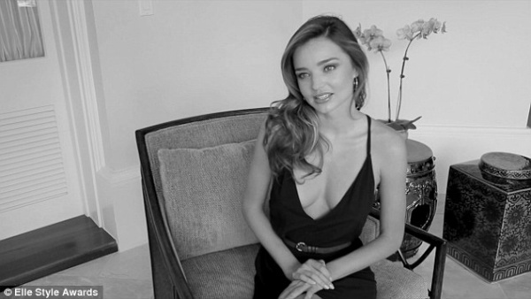 Miranda Kerr v&ocirc; tư phớt lờ scandal t&igrave;nh cảm với c&aacute;c đại gia 1