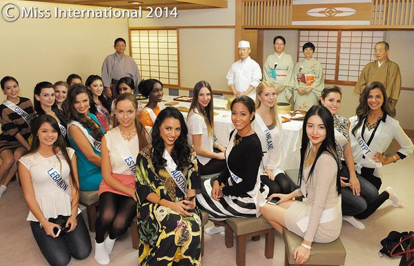  Thu Thảo rạng rỡ giữa dàn thí sinh Hoa hậu Quốc tế 2014 7