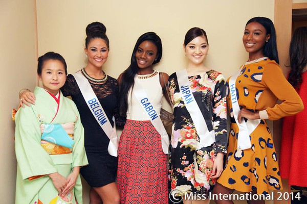  Thu Thảo rạng rỡ giữa dàn thí sinh Hoa hậu Quốc tế 2014 10