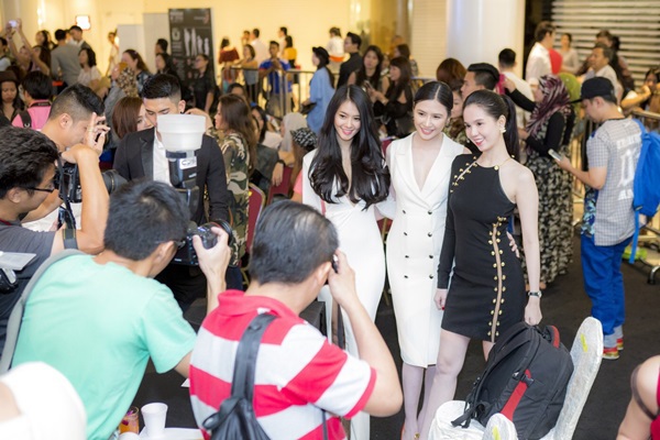 Ngọc Trinh gợi cảm với váy đen sành điệu tại Malaysia 8
