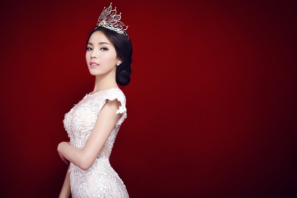 Hoa hậu Nguyễn Cao Kỳ Duyên xinh như công chúa với váy dạ hội 1