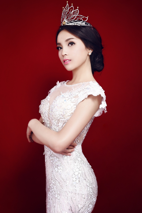 Hoa hậu Nguyễn Cao Kỳ Duyên xinh như công chúa với váy dạ hội 3
