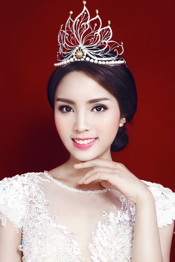 Hoa hậu Nguyễn Cao Kỳ Duyên xinh như công chúa với váy dạ hội 7