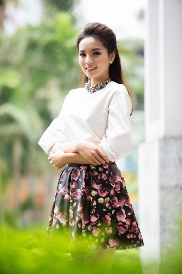 Hoa hậu Kỳ Duy&ecirc;n xinh đẹp dịu d&agrave;ng với v&aacute;y &aacute;o đời thường 1
