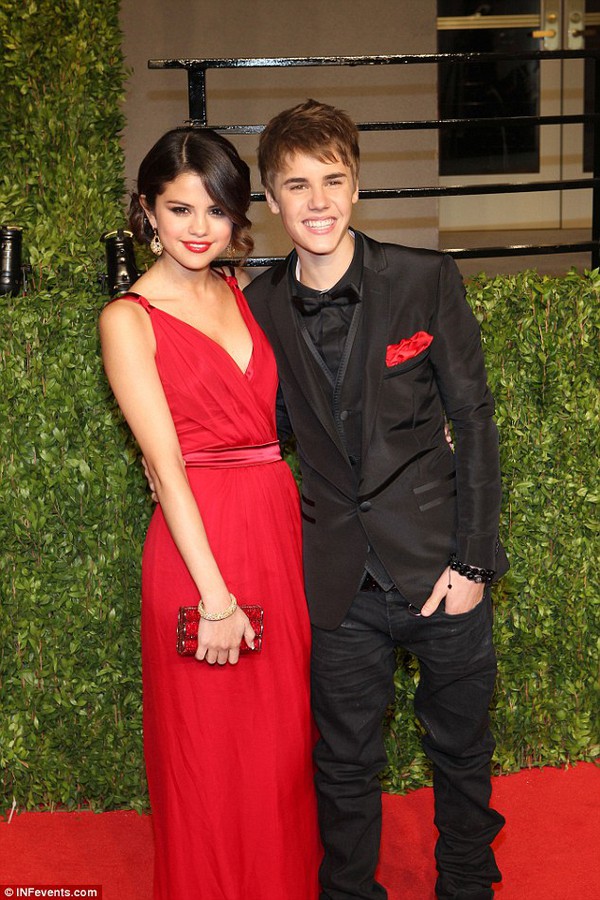 Selena Gomez và Justin Bieber bất ngờ cùng về chung khách sạn 1