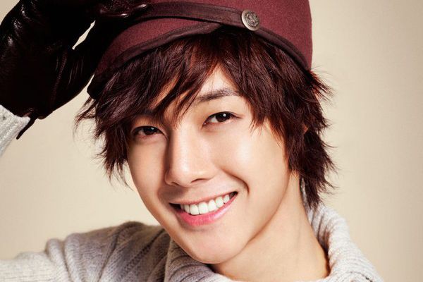 Kim Hyun Joong nghi ngờ bạn gái cũ có thai với người khác 1