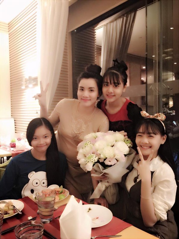 Trang Nhung tổ chức sinh nhật trước khi sinh nở  7