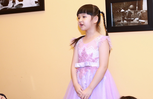 Con gái Trang Nhung dễ thương