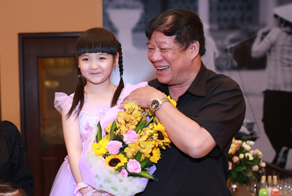 Con gái Trang Nhung và bố