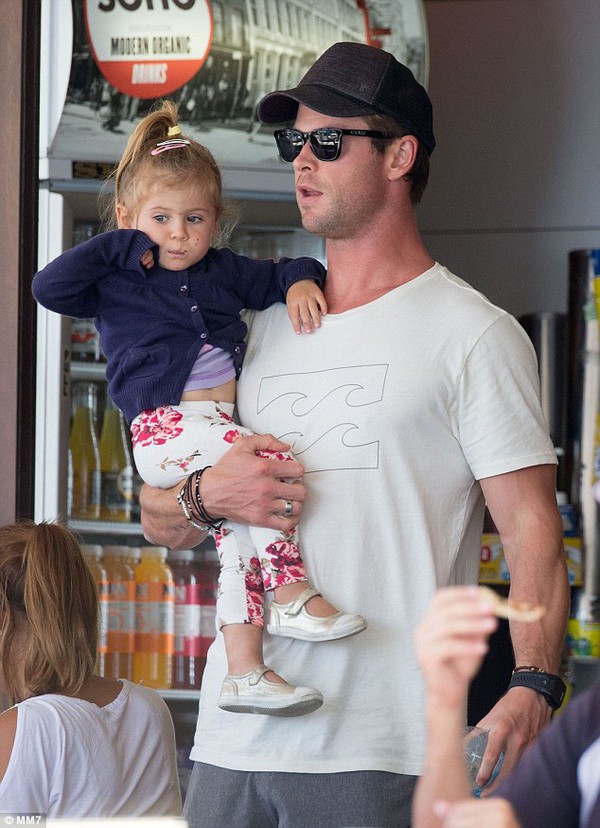 con gái Chris Hemsworth dễ thương