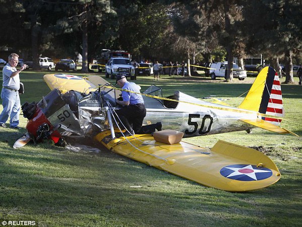 Tài tử Harrison Ford bị tai nạn máy bay 5