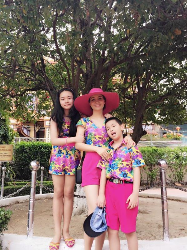 Con gái Mai Thu Huyền 12 tuổi đã cao gần bằng mẹ 4
