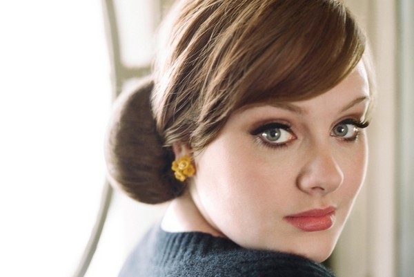 Adele đã mua căn hộ trị giá gần 1 triệu đô để bày tỏ lòng biết ơn của mình với mẹ sau khi giành được giải Grammy.
