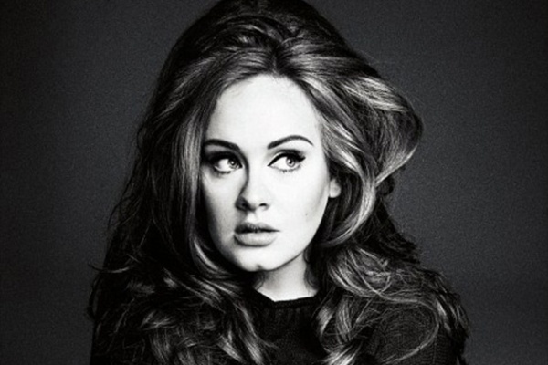 Adele does charity work