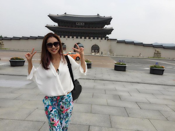 Jennifer Phạm v&agrave; Minh Hằng Hồng &Aacute;nh