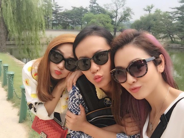 Jennifer Phạm v&agrave; Minh Hằng Hồng &Aacute;nh