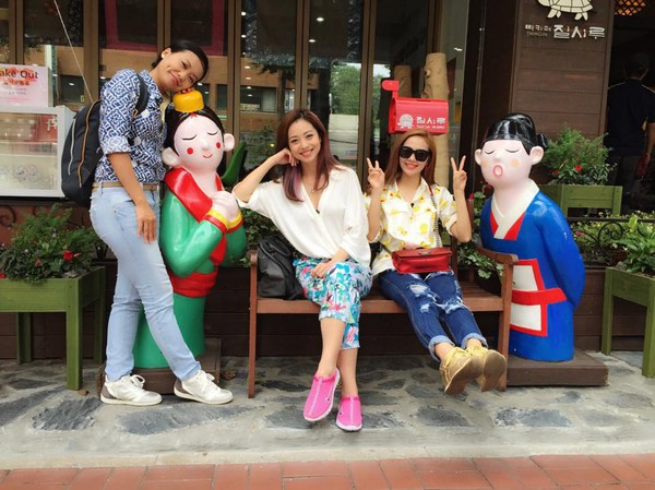 Jennifer Phạm v&agrave; Minh Hằng Hồng &Aacute;nh
