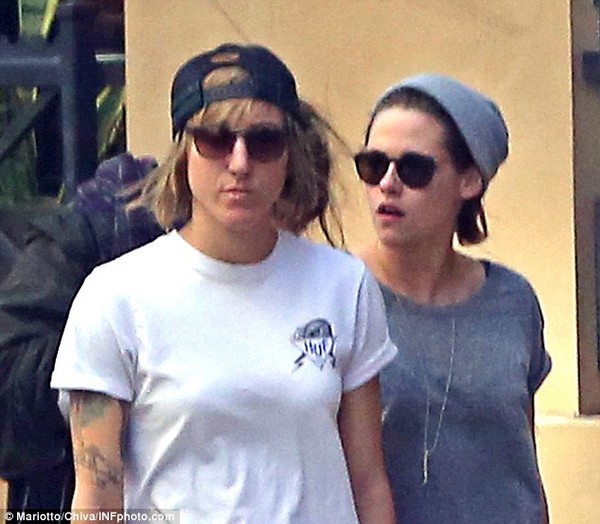 Kristen Stewart và Alicia Cargile