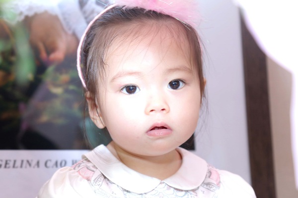 con gái Đoan Trang