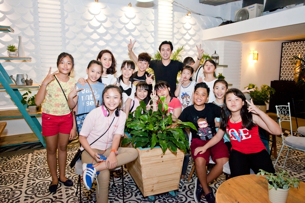 Dương Khắc Linh cùng các học trò