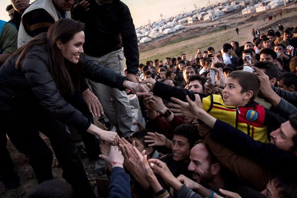 Brad Pitt dọa ly hôn Anglina Jolie vì cân nặng