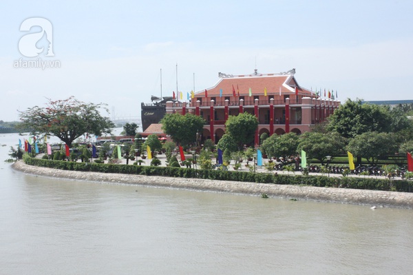 X&uacute;c động t&igrave;nh cảm của những người con trong ng&agrave;y sinh nhật B&aacute;c 14