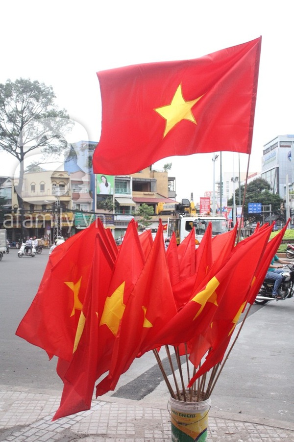 Đường phố TP. Hồ Chí Minh tràn ngập sắc màu mừng ngày 30/4 9