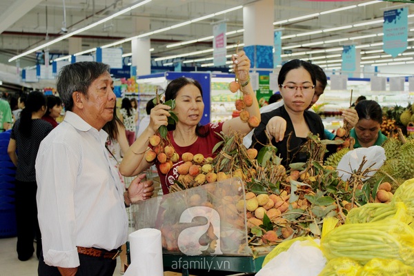 TP.HCM: Việc mua vải ủng hộ nông dân đang được “chuyên nghiệp hóa” 1