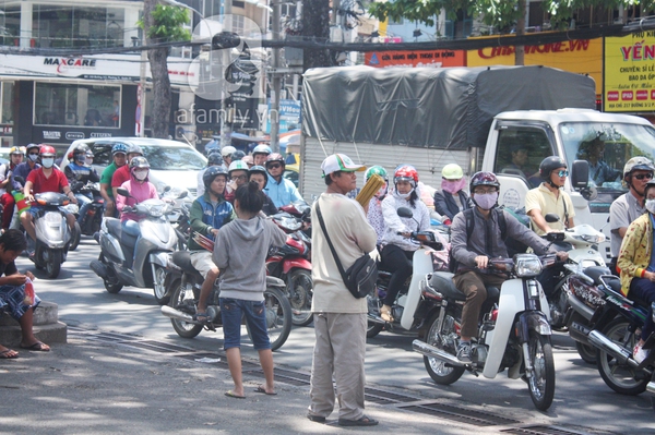 Lễ ngày rằm: Nóng các dịch vụ ăn theo 7