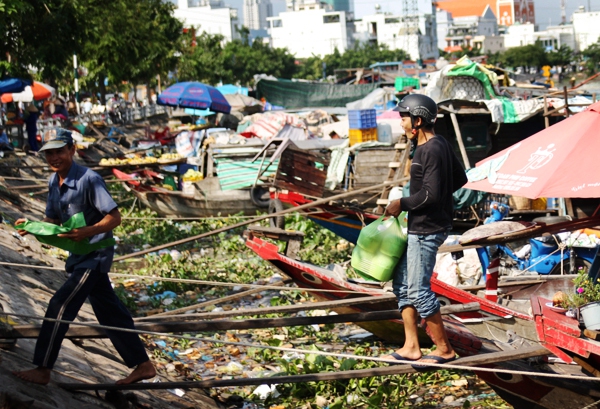 Những mảnh đời trôi dạt bên dòng kênh Tẻ Sài Gòn 2