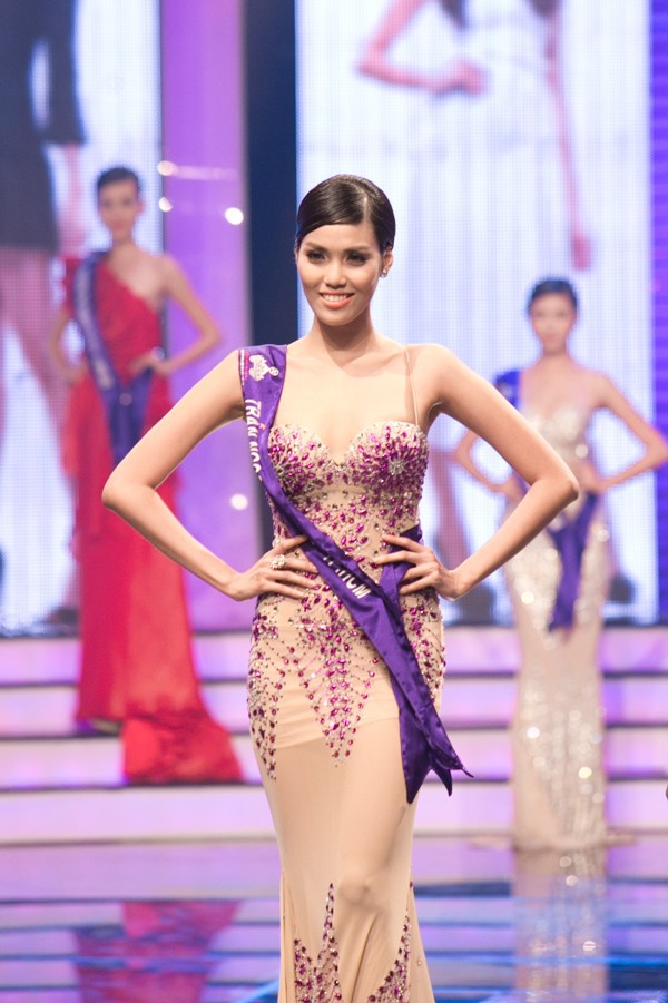 Ngắm trọn vẹn nhan sắc Top 18 mỹ nhân tranh suất thi Miss World 12