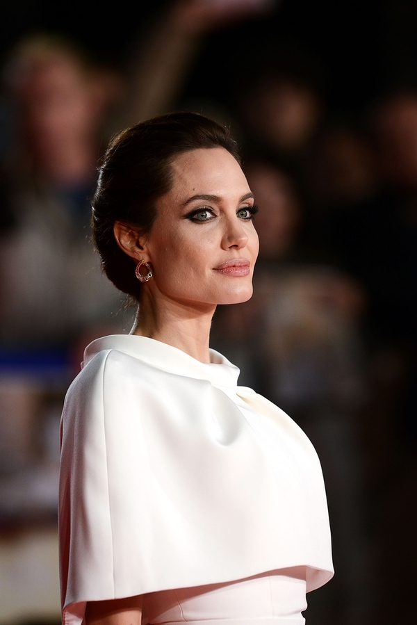 Angelina Jolie rạng ngời dù lộ nhiều nếp nhăn tuổi tác 1