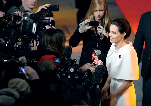 Angelina Jolie rạng ngời dù lộ nhiều nếp nhăn tuổi tác 8