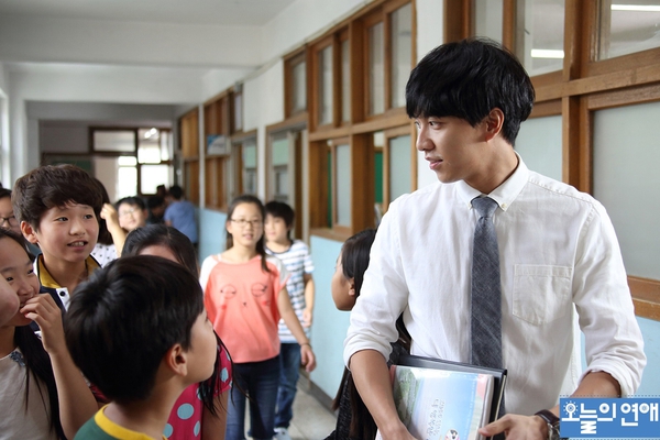 Phim gây sốt của Lee Seung Gi, Moon Chae Won cập bến Việt Nam 2