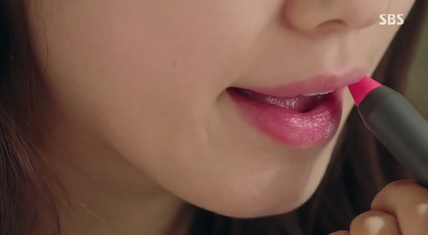Cảnh Park Shin Hye trang điểm đi làm trong Cảnh Park Shin Hye trang điểm đi làm trong