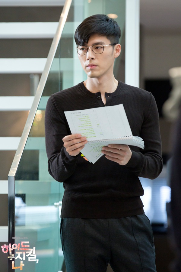 Hyun Bin nhẹ nhàng bế bổng Han Ji Min 7