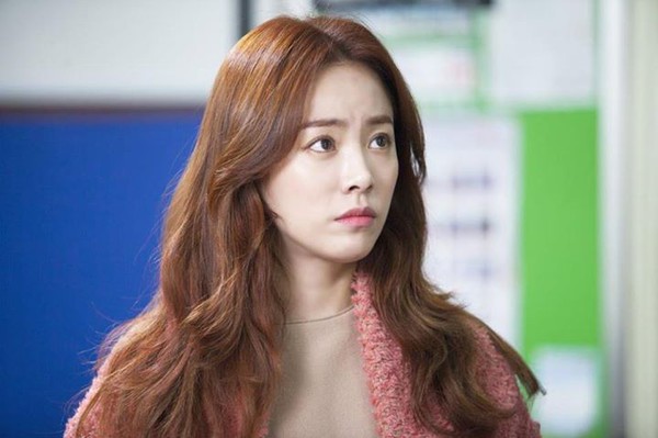 Fan bấn loạn với cảnh hôn rò rỉ của Hyun Bin - Han Ji Min 6