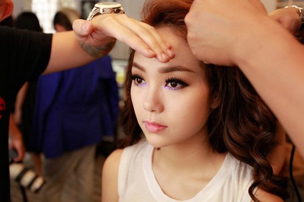 Những kiều nữ đẹp nổi bật với chiếc mũi không Những kiều nữ đẹp nổi bật với chiếc mũi không