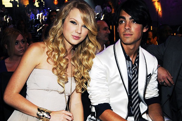 Taylor Swift bị Joe Jonas châm biếm trên truyền hình 2