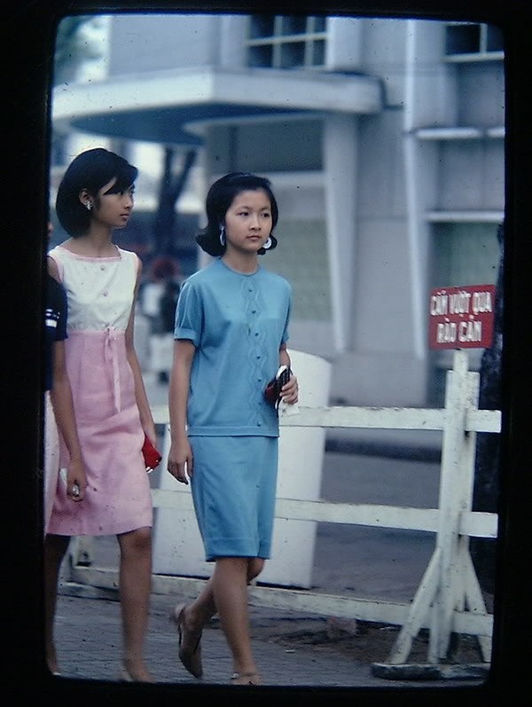Chùm ảnh cuộc sống phóng khoáng của phụ nữ Sài Gòn những năm 60 13