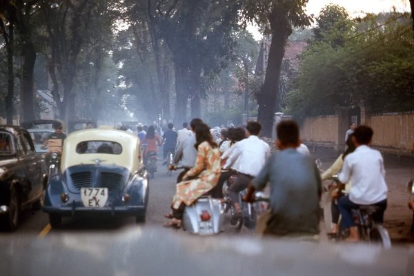 Chùm ảnh cuộc sống phóng khoáng của phụ nữ Sài Gòn những năm 60 1