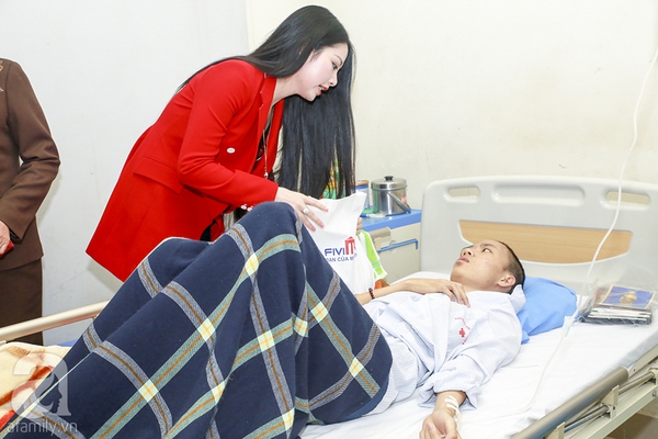 Hoa hậu Ngọc Anh nghẹn ngào chia sẻ với bệnh nhân bệnh hiểm nghèo 4
