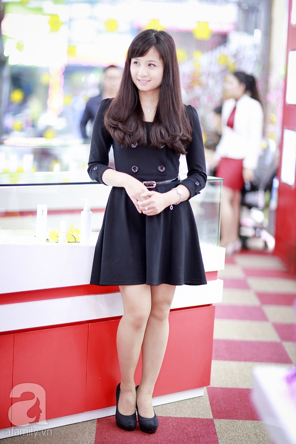 Hoa hậu Ngọc Hân tạo dáng điệu đà với đầm hồng nữ tính 8