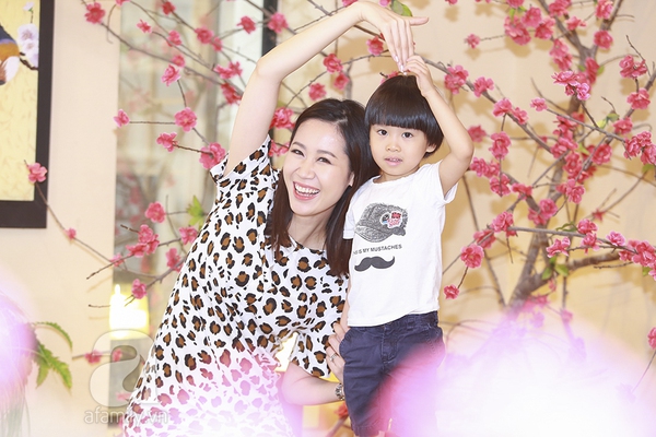 Me con Duong Thuy Linh 15