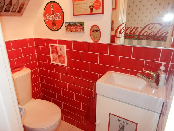 Căn nhà đỏ trắng của bà mẹ phát cuồng với Coca-cola  3