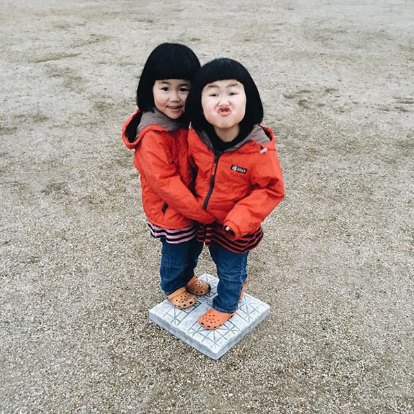 Chùm ảnh cực cute của hai bé sinh đôi người Nhật qua ống kính của bố 15